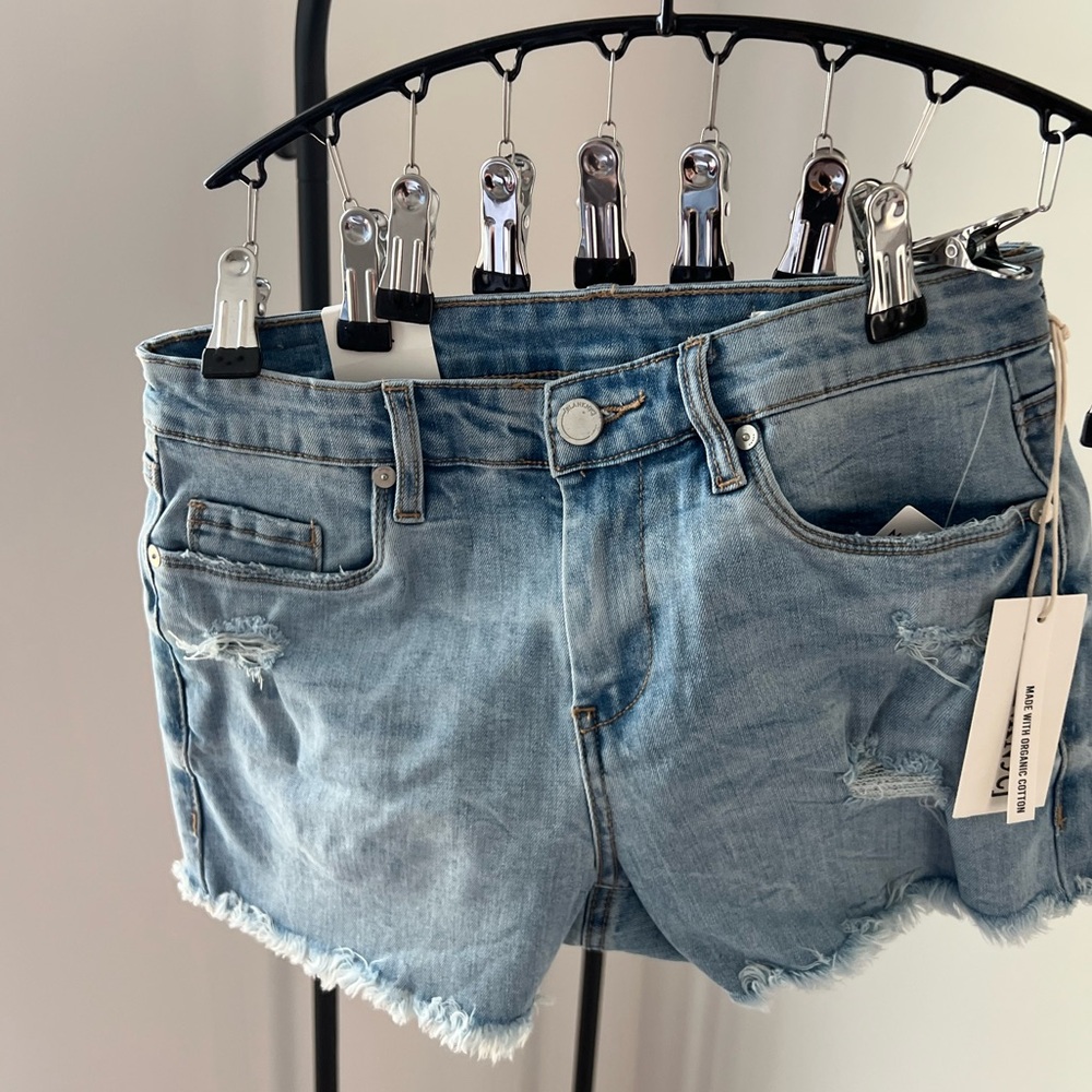 NWT Blank NYC size 26 The Astor Blue Denim Cut-Off Short